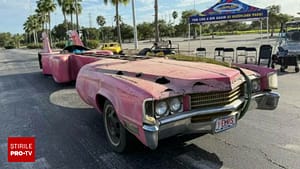Cadillacul roz în formă de chitară al lui Elvis Presley, expus la Muzeul Auto din Orlando