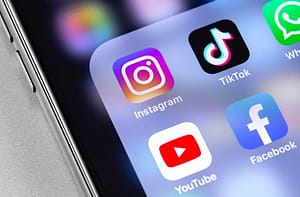 Șefa Comisiei Europene susține apelurile pentru o „vârstă a majoratului digital”. Țările care vor să fie restricționat accesul minorilor la social media