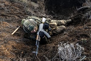 Decizia lui Zelenski privind restructurarea forțelor ucrainene, pe fondul scandalurilor care macină armata