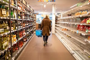 Cum profită supermarketurile din Germania de frica de război a oamenilor