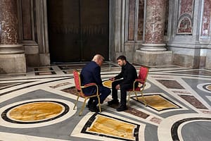 Trump și Zelenski, față-n față, la Vatican. „O întâlnire simbolică cu potențial de a deveni istorică”, spune președintele ucrainean. Noi detalii despre discuția dintre cei doi