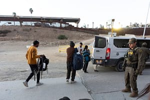 Un important politician democrat spune că Trump are dreptate în privința migrației