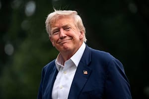Lăudați-l pe Trump și vorbiți cât mai simplu: Cum s-a pregătit delegația unei țări pentru negocierea cu SUA