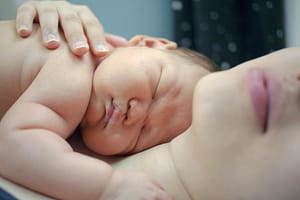 Nașterea, un scut natural împotriva cancerului. Descoperirea surprinzătoare a cercetătorilor norvegieni