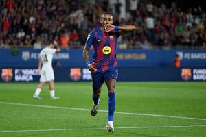 „Pedepsitul” Raphinha i-a dat replica lui Hansi Flick » Brazilianul a fost la înălțime în „setul alb” reușit de Barcelona cu Valencia