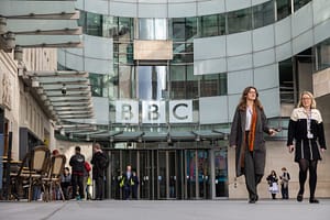BBC „regretă sincer” maniera în care a editat discursul lui Trump, dar ignoră acuzația pentru care acesta amenință cu procesul de 1 miliard de dolari