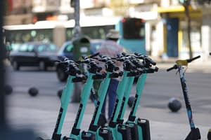 Cine va fi obligat să-și facă RCA la trotineta electrică: Primele estimări oficiale / Bolt și Lime spun că trotinetele lor sunt exceptate