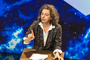 Unul dintre cei mai cunoscuți filosofi ai tehnologiei face apel la o „luptă” civilizațională împotriva inteligenței artificiale și vorbește de un „uragan” care se abate asupra lumii