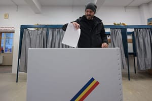 În ziua votului, un nou sondaj de opinie este anunțat pentru diseară. Rezultatele exit-poll la alegerile pentru Primăria Capitalei, prezentate în această seară pe Hotnews