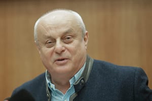 Teodor Țigan, fost șef în Romsilva, trebuie să dea înapoi bonusul de pensionare. Decizia nu este definitivă