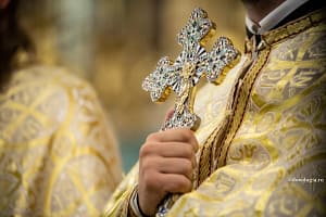 Cardinalul Claudiu, în Pastorala de Crăciun: Pacea lipseşte din inimile oamenilor şi de aceea lipseşte şi din lume