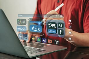 Google introduce reclame personalizate în instrumentele de online shopping bazate pe inteligență artificială