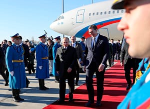Zborul lui Aleksandar Vucic spre Moscova, deviat de urgență din cauza haosului provocat de dronele ucrainene