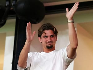 Cum a fost tratat Răzvan Marin de suporterii lui AEK Atena, după ce a semnat cu grecii