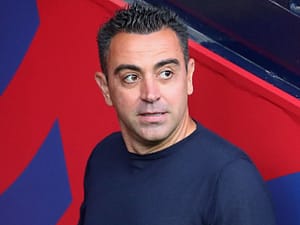 Se pregătește lovitura: Xavi ar putea să antreneze un internațional român