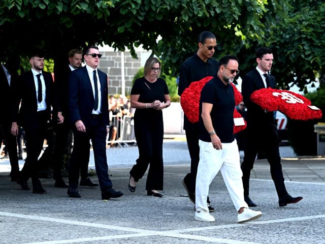 Au apărut imaginile! Zeci de nume uriașe din fotbal la înmormântarea lui Diogo Jota