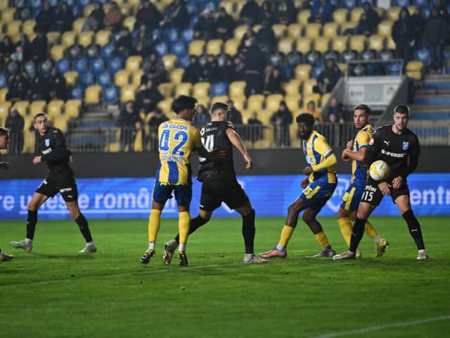 ”E caz unic”. Gabi Balint nu s-a abținut, după ce l-a văzut în teren cu Craiova: ”Peste doi ani va intra în formă”