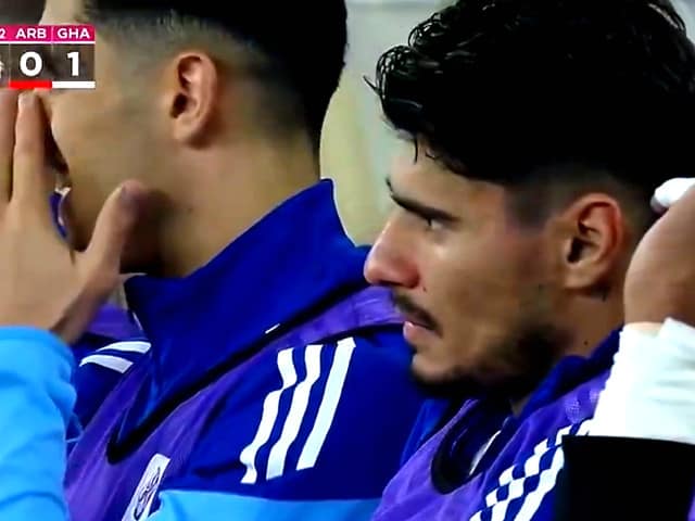 Ce lovitură: Florinel Coman, OUT după 30 de minute! Cum a fost surprins pe bancă