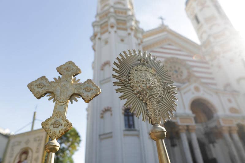 Patriarhia Română, luare de poziție după ce la mormântul părintelui Ilie Lăcătușu a fost adus steagul Mișcării Legionare