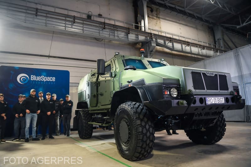 FOTO Cum arată primul vehicul blindat fabricat 100% în România, la standardele NATO pentru protecție balistică