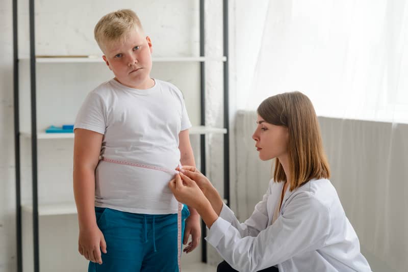 Un sfert dintre copiii români suferă de obezitate, iar numărul este în continuă creștere. „Cifrele au ajuns deja la nivelul estimat peste 10 sau 20 de ani”