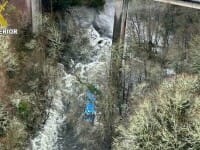 Cinci morţi după căderea unui autocar într-un râu în Spania