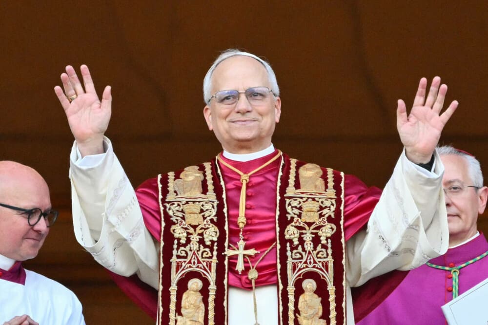 Cardinalul Robert Francis Prevost a fost ales noul Papă. Este primul american ales Suveran Pontif - Imaginea 7
