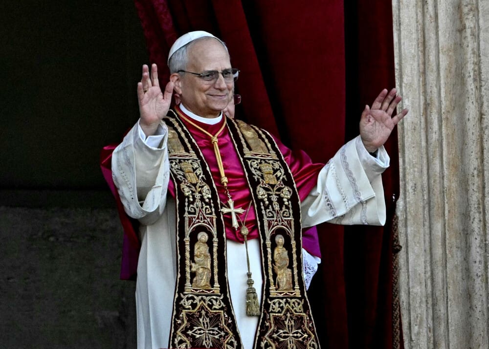 Cardinalul Robert Francis Prevost a fost ales noul Papă. Este primul american ales Suveran Pontif - Imaginea 9