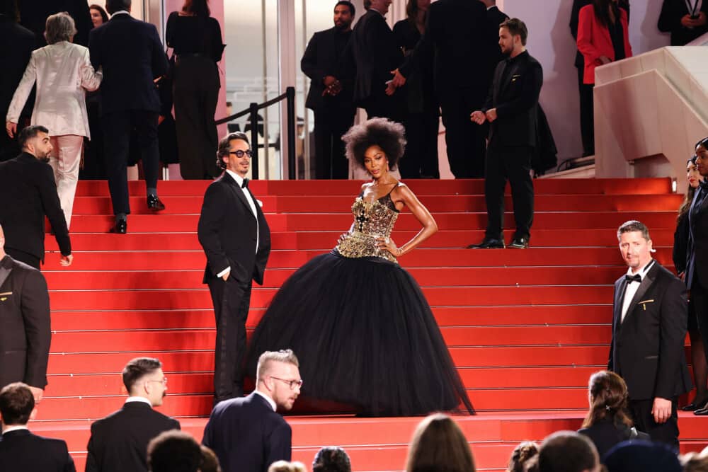 Naomi Campbell, transformare incredibilă pe covorul roșu, la Festivalul de la Cannes. Cum arată vedeta la 54 de ani. FOTO - Imaginea 11