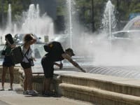 Revine canicula în București și în alte șase județe. Valul de căldură se extinde şi se intensifică | HARTĂ