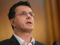 Ministrul Apărării o critică pe șefa CSM: „Este total decuplată de realitate. Nu înţelege cu câţi bani trăiesc oamenii”