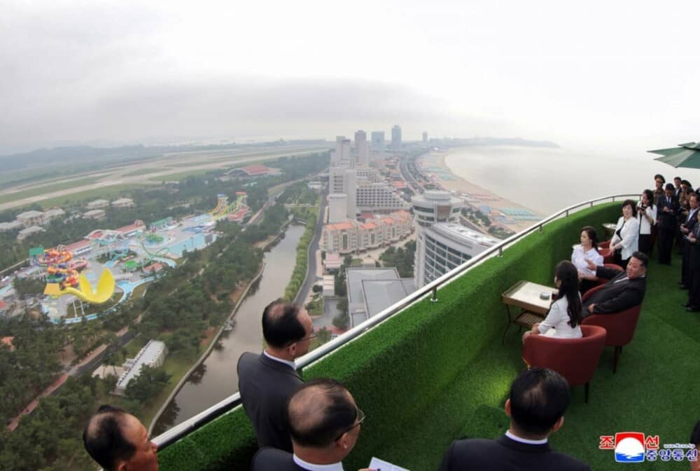 O turistă străină a petrecut o săptămână în stațiunea de lux a lui Kim Jong-un. Ce a găsit acolo a surprins-o - Imaginea 4