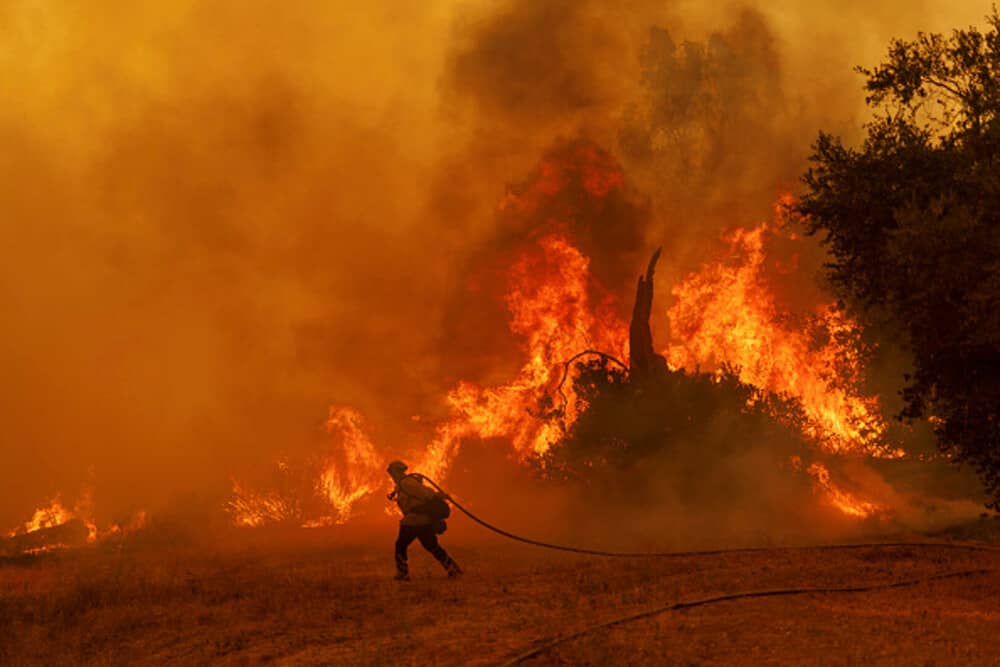 MAE, atenţionare de călătorie pentru SUA. Mai multe zone au fost evacuate după un incendiu violent. GALERIE FOTO & VIDEO - Imaginea 1