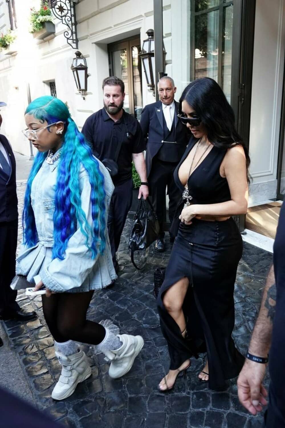 Kim Kardashian și fiica ei North West au atras toate privirile la Roma. Ținuta excentrică a adolescentei de 12 ani. FOTO - Imaginea 5