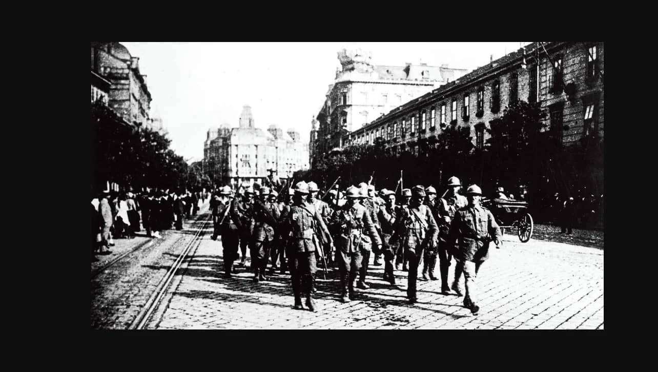 Armata română în Budapesta FOTO historia.ro