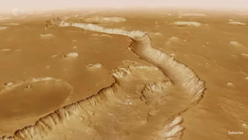 Imagini uimitoare cu un gigantic labirint de pe Marte. ”Cu miliarde de ani în urmă, apa a curs prin acest canal” | VIDEO - Imaginea 12