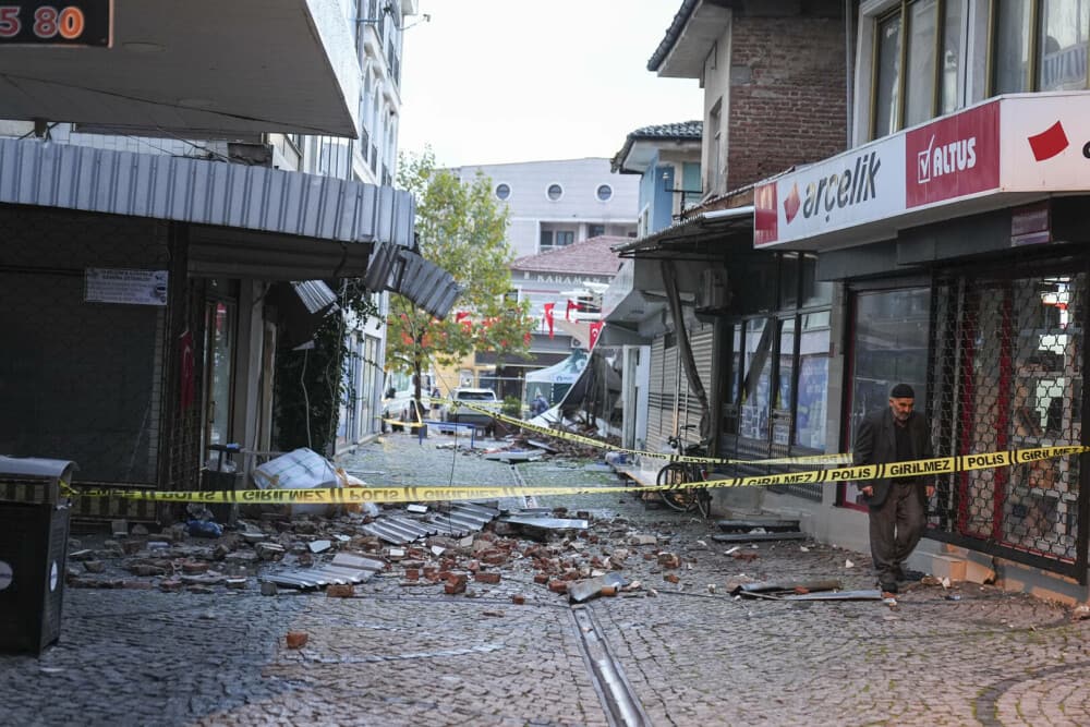 Cutremur puternic în Turcia, luni seară. Unde a lovit și ce magnitudine a avut. FOTO - Imaginea 15