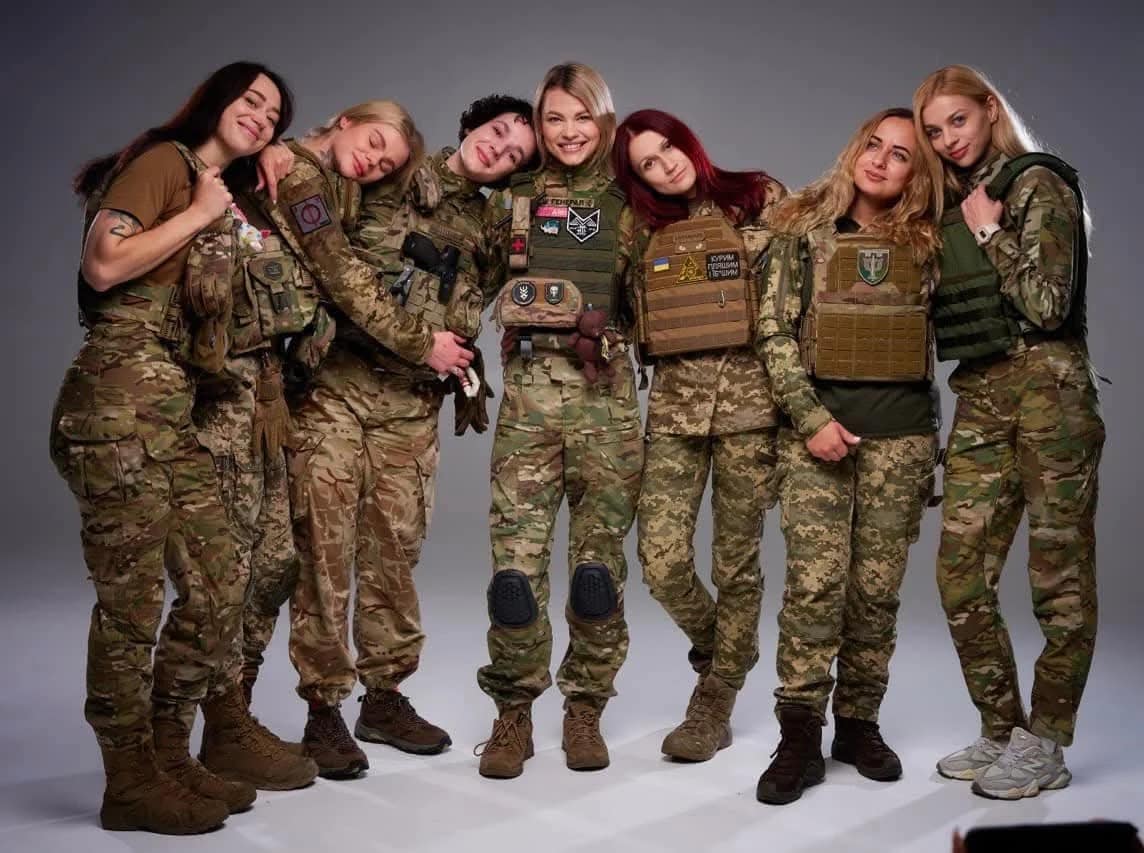 Ucrainencele nu au ezitat să se înroleze în armată/FOTO:X