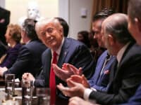 „Mai mult lătrat decât mușcat”. Casa Albă, acuzată că a diluat sancțiunile împotriva Rusiei prin concesia acordată Lukoil