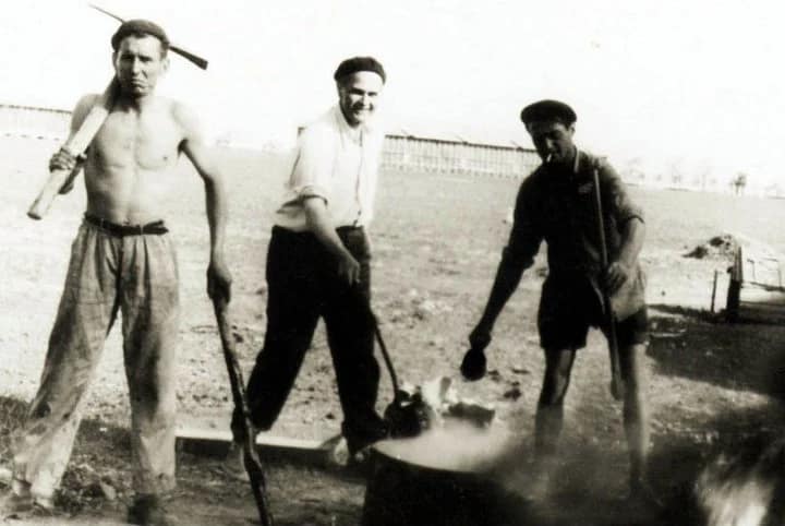 Corneliu Coposu, la munca, in timpul domiciliului obligatoriu, Valea Calmatui, 1963