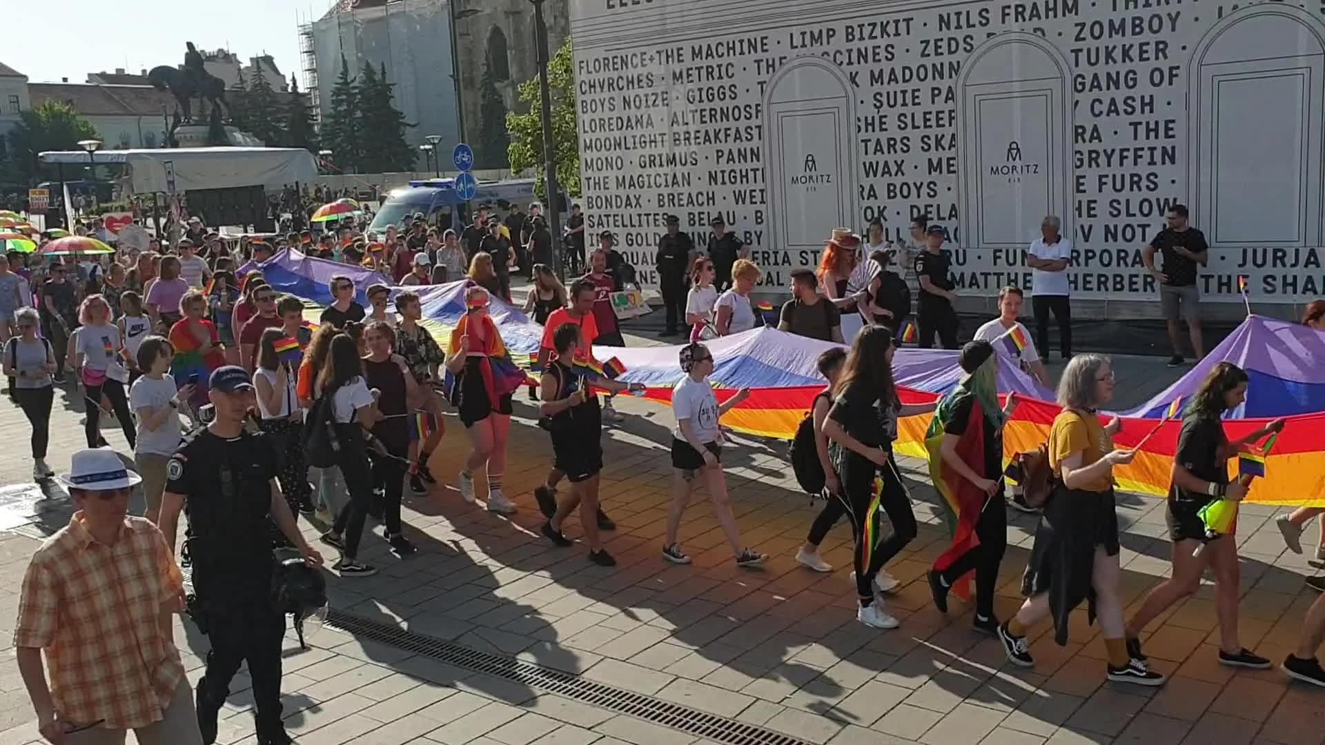 Paradele LGBTQ au devenit o normalitate în orașele mari ale României. 