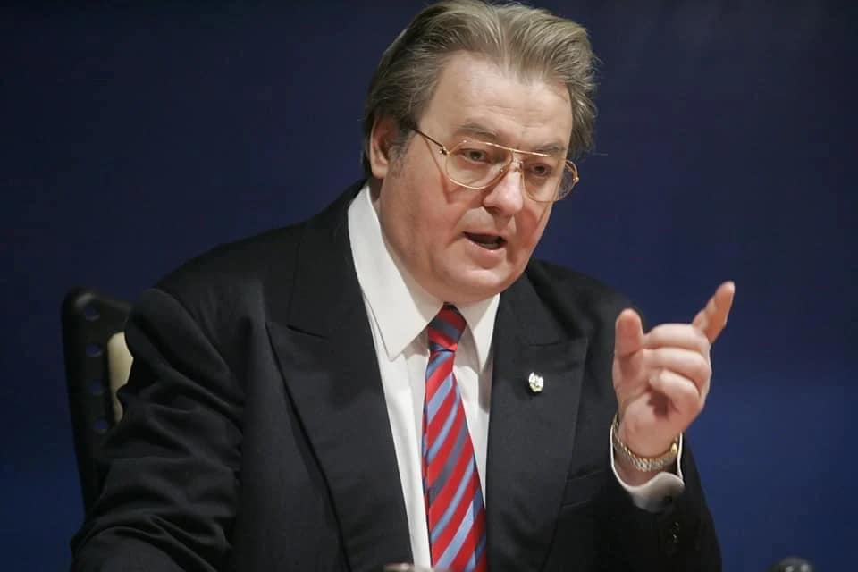 În data de 28 noiembrie 1949 se naște Corneliu Vadim Tudor. FOTO: Facebook 